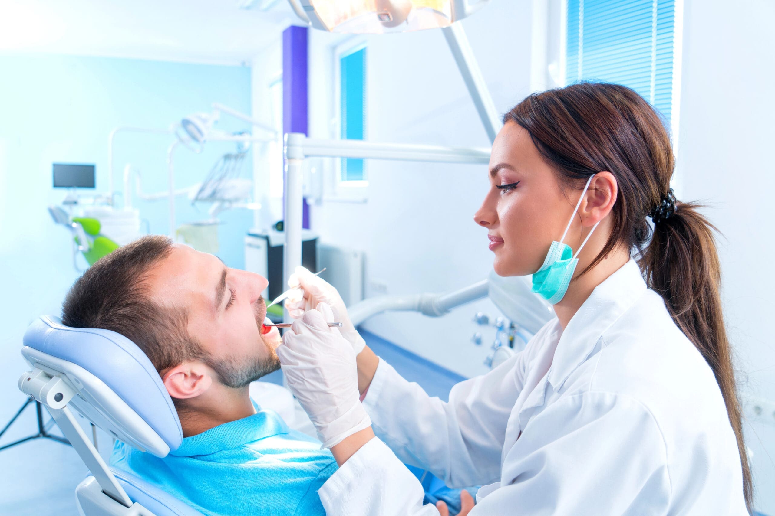 Emergency dental surgery services at Arlington Smiles Dental Studio, Arlington Heights, IL. Call 847-392-2141.